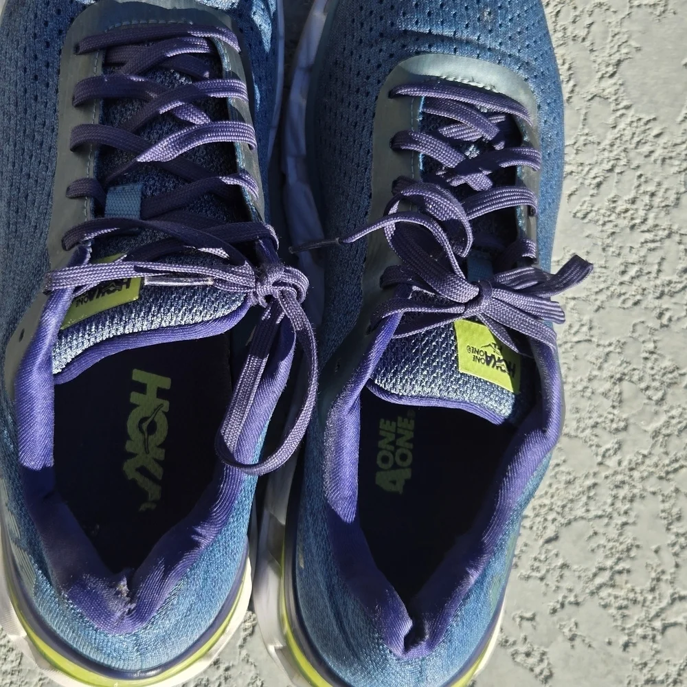 HOKA ONE ONE Elevon Size 10 Men's Lightweight Road-Running Sneakers